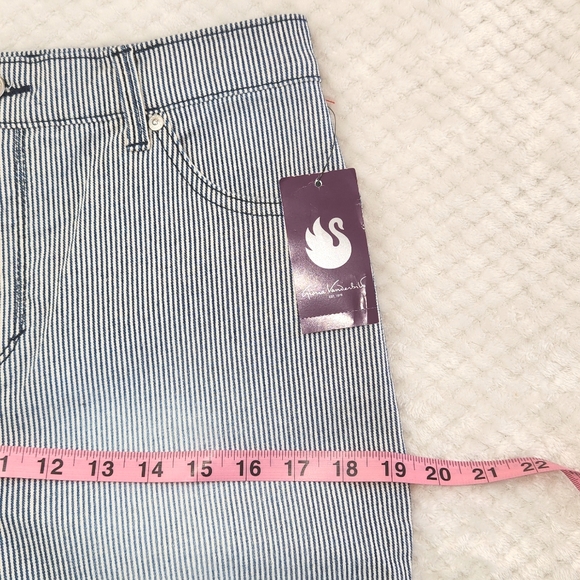 GLORIA VANDERBILT WOMENS BERMUDA SIZE 10 P NEW WITH TAGS - Picture 10 of 15